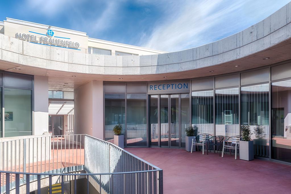 Hotel Frauenfeld Bagian luar foto