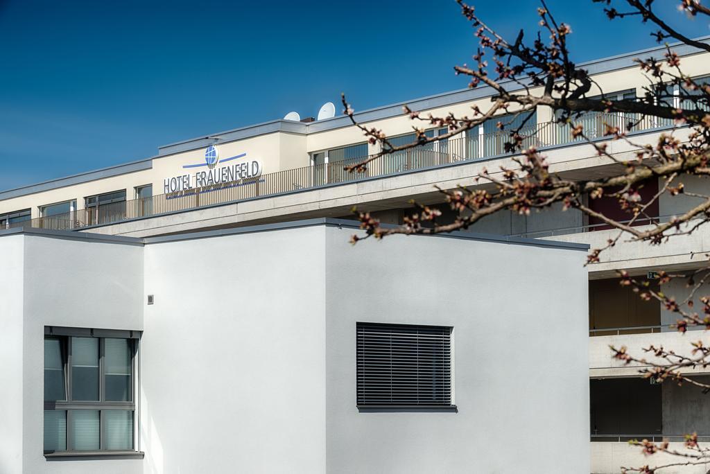 Hotel Frauenfeld Bagian luar foto
