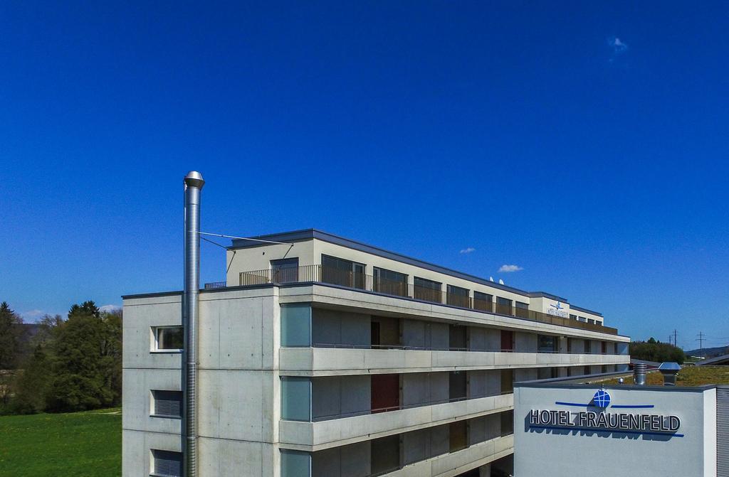 Hotel Frauenfeld Bagian luar foto