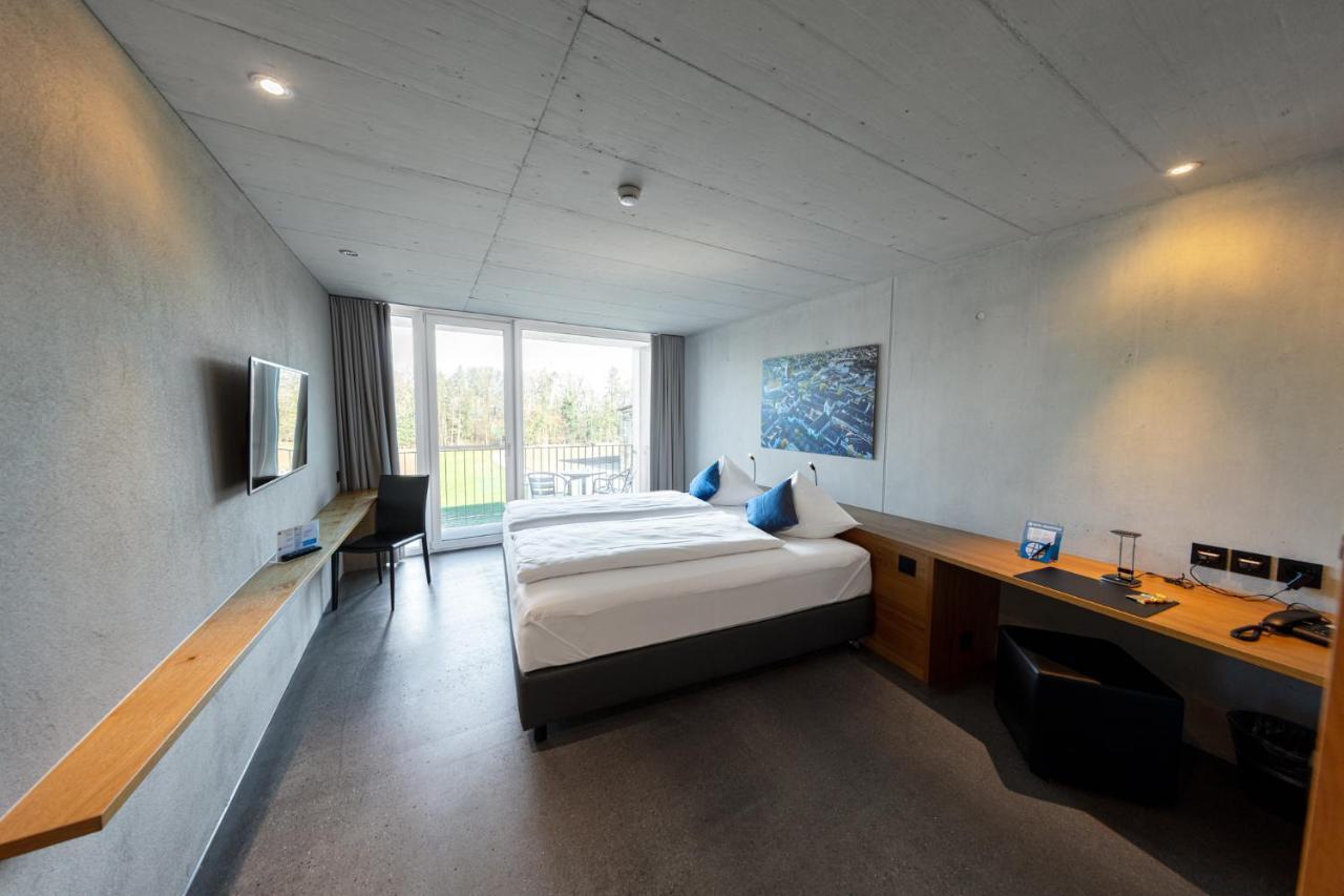 Hotel Frauenfeld Bagian luar foto