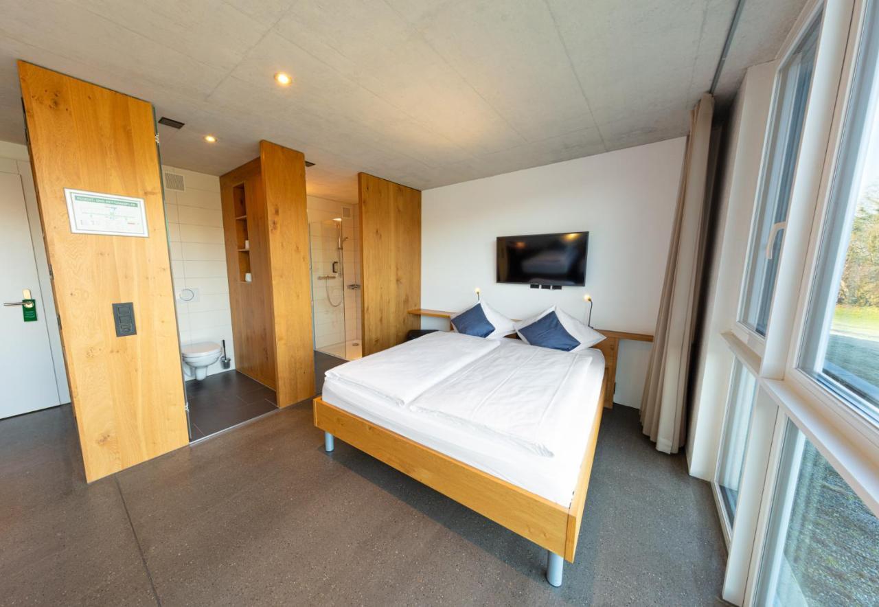 Hotel Frauenfeld Bagian luar foto